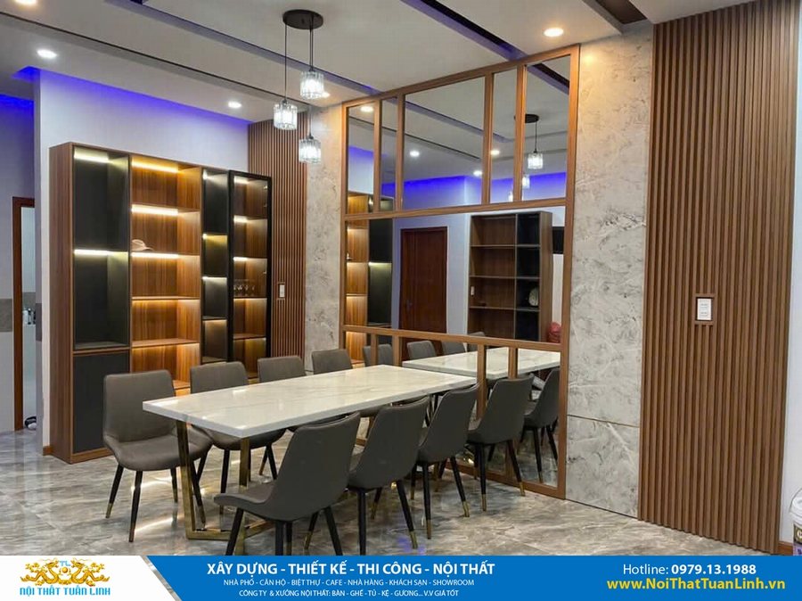 Thi công nội thất phòng ăn chung cư – bàn ăn đá, ghế nệm, tủ âm tường và vách kính hiện đại – Nội Thất Tuấn Linh 