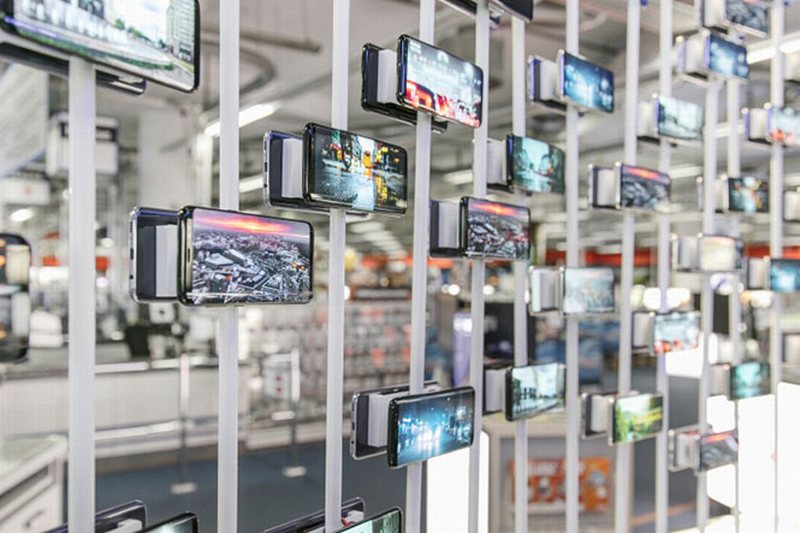 Tham khảo thiết kế nội thất showroom điện thoại đẹp độc đáo 3