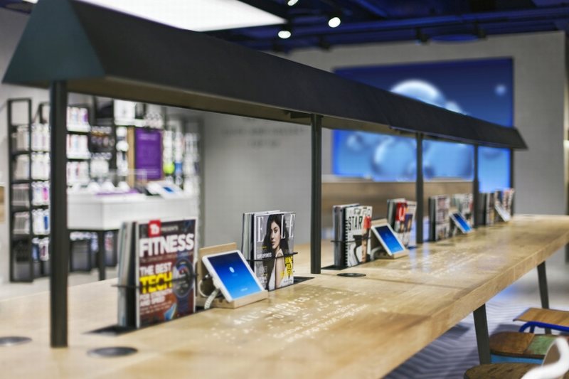 Thiết kế nội thất showroom điện thoại đẹp 10
