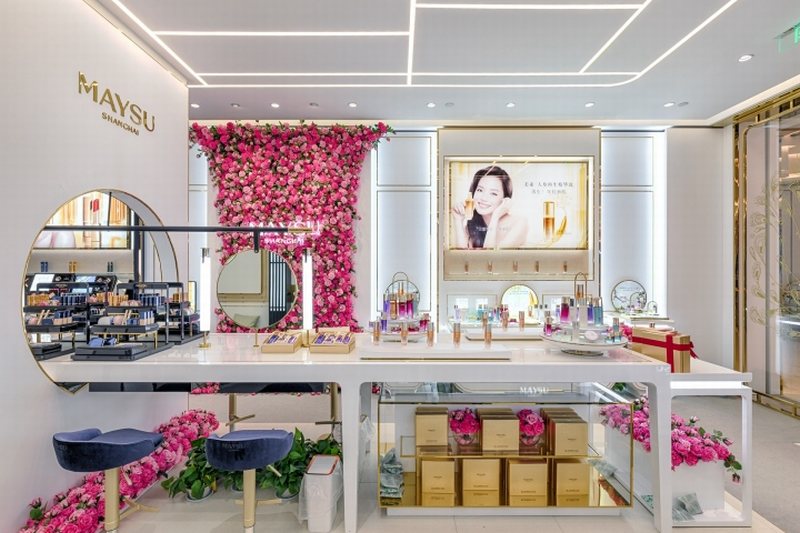 Thiết kế nội thất showroom mỹ phẩm đẹp nổi bật 1