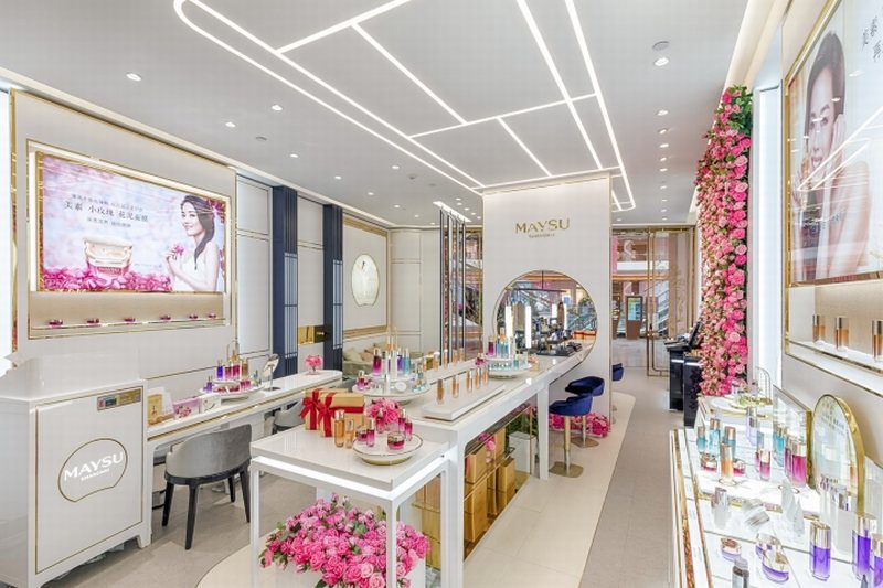 Thiết kế nội thất showroom mỹ phẩm đẹp nổi bật 66