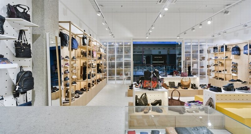 Thiết kế showroom cửa hàng shop giày dép thời trang túi xách đẹp 5