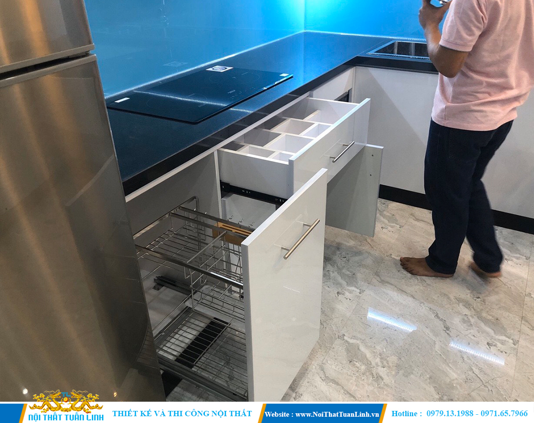 Thiết kế thi công nhà bếp đẹp phụ kiện thông minh 2