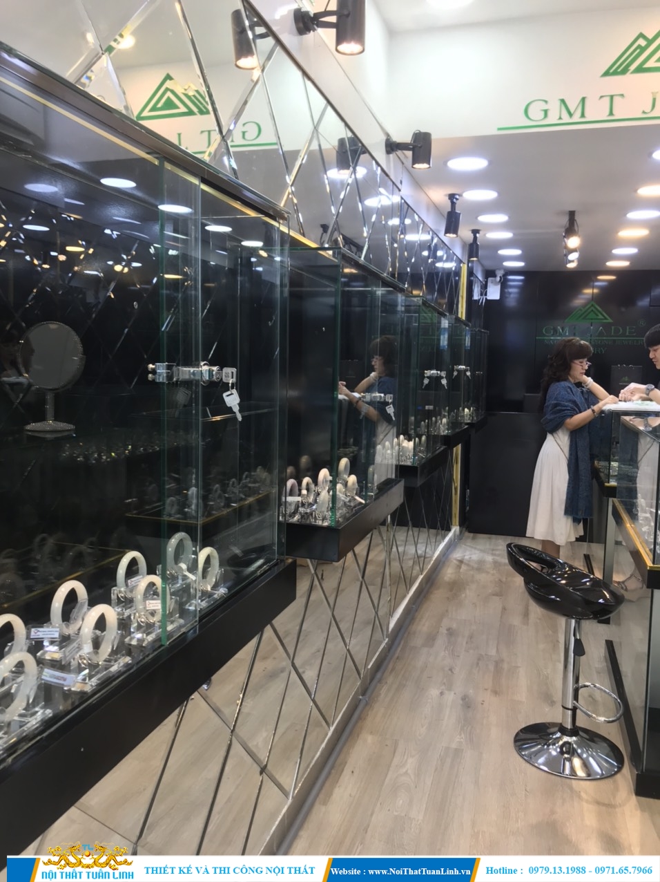 Thiết kế thi công showroom trang sức GMT JAD Quận 1 TPHCM 3