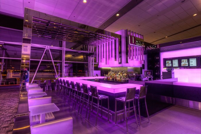 Dịch vụ thiết kế thi công nội thất quán bar tại Bình Dương 4