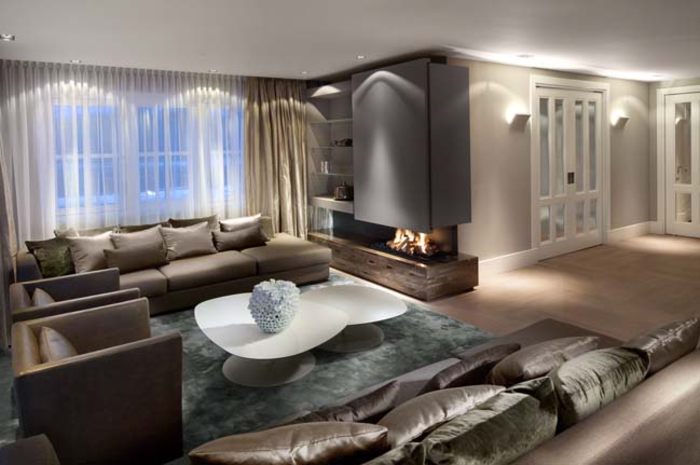 Thiết kế nhà phố với màu xám sang trọng 2