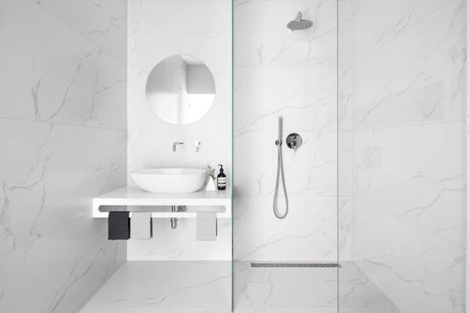 Khám phá Căn hộ nhỏ hẹp 42m sử dụng gam màu trắng tinh khôi 3
