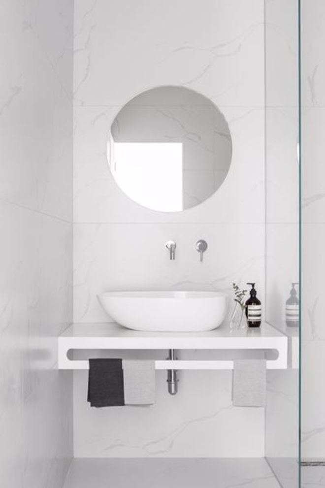 Khám phá Căn hộ nhỏ hẹp 42m sử dụng gam màu trắng tinh khôi 16
