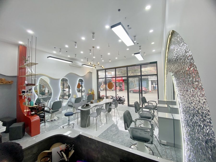 Thi công nội thất Salon tóc đẹp rẻ 3