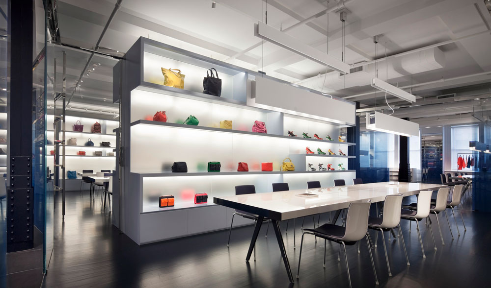 Trưng bày sản phẩm một cách hợp lý tạo thiết kế showroom ấn tượng 1