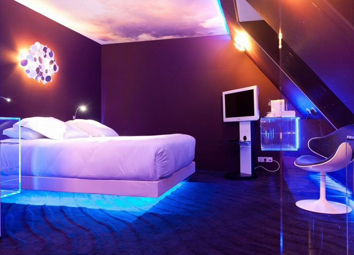 Phong cách thiết kế thi công khách sạn led vui nhộn