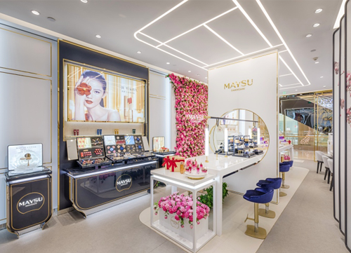 Thiết kế nội thất showroom mỹ phẩm đẹp nổi bật