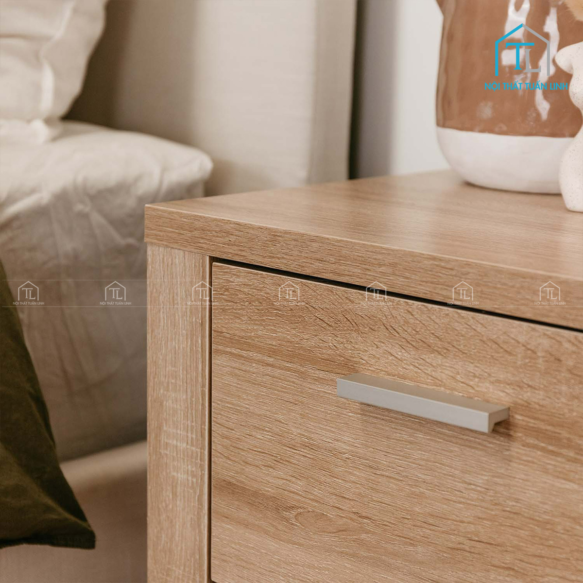 Tủ đầu giường MDF 2 ngăn kéo tay nắm kim loại phong cách hiện đại
